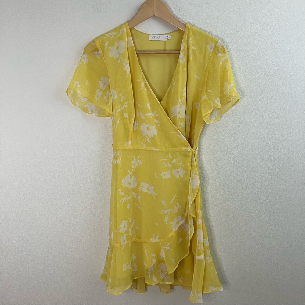 🔴 Floral Ruffled Wrap Dress - Picture 4 of 13